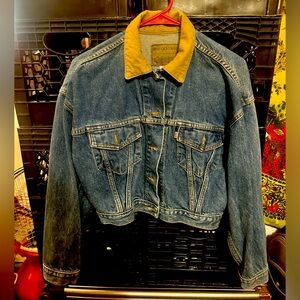 Levi’s 900 short jean jacket sz small